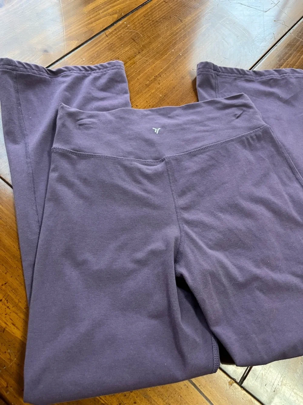 Old Navy Girls XXL (18) PowerChill Crossover Flare Leggings - Purple - EUC